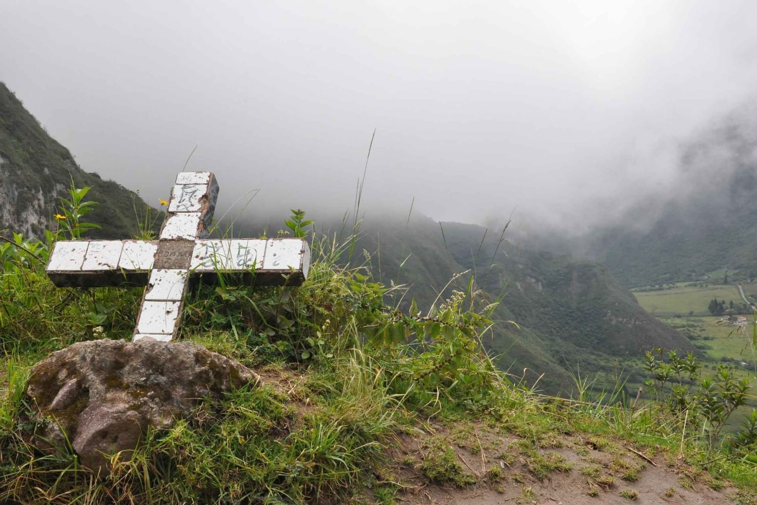 Quito: Visita a la Mitad del Mundo y Cráter del Pululahua