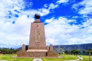 Quito: Visita a la Mitad del Mundo y Cráter del Pululahua