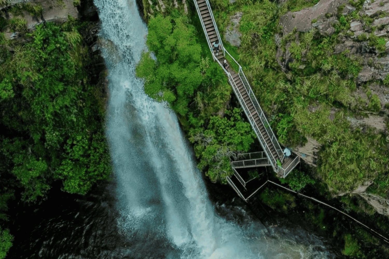 Quito waterfalls: Waterfalls, Horseback Riding, Bees, Canopy