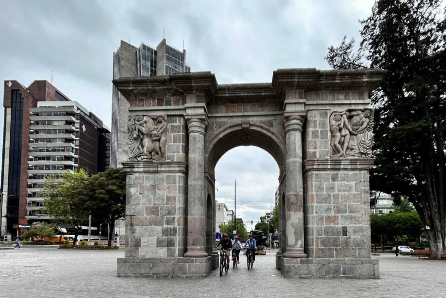 TOUR EN BICICLETA POR LA EVOLUCIÓN DE QUITO