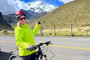 Riobamba: Chimborazo volcano biking & hiking tour with lunch
