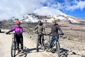 ريوبامبا: جولة ركوب الدراجات والمشي لمسافات طويلة في بركان شيمبورازو مع الغداء