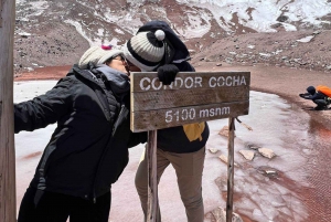 Riobamba: Chimborazo volcano private hiking tour