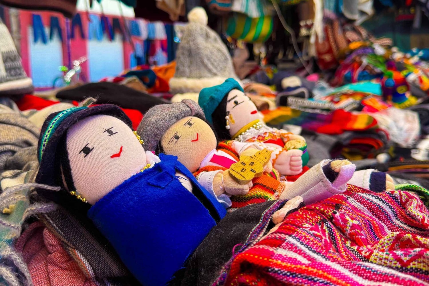 リトモス・イ・サボレス・アンディノス：オタバロで過ごす1日（キト発）