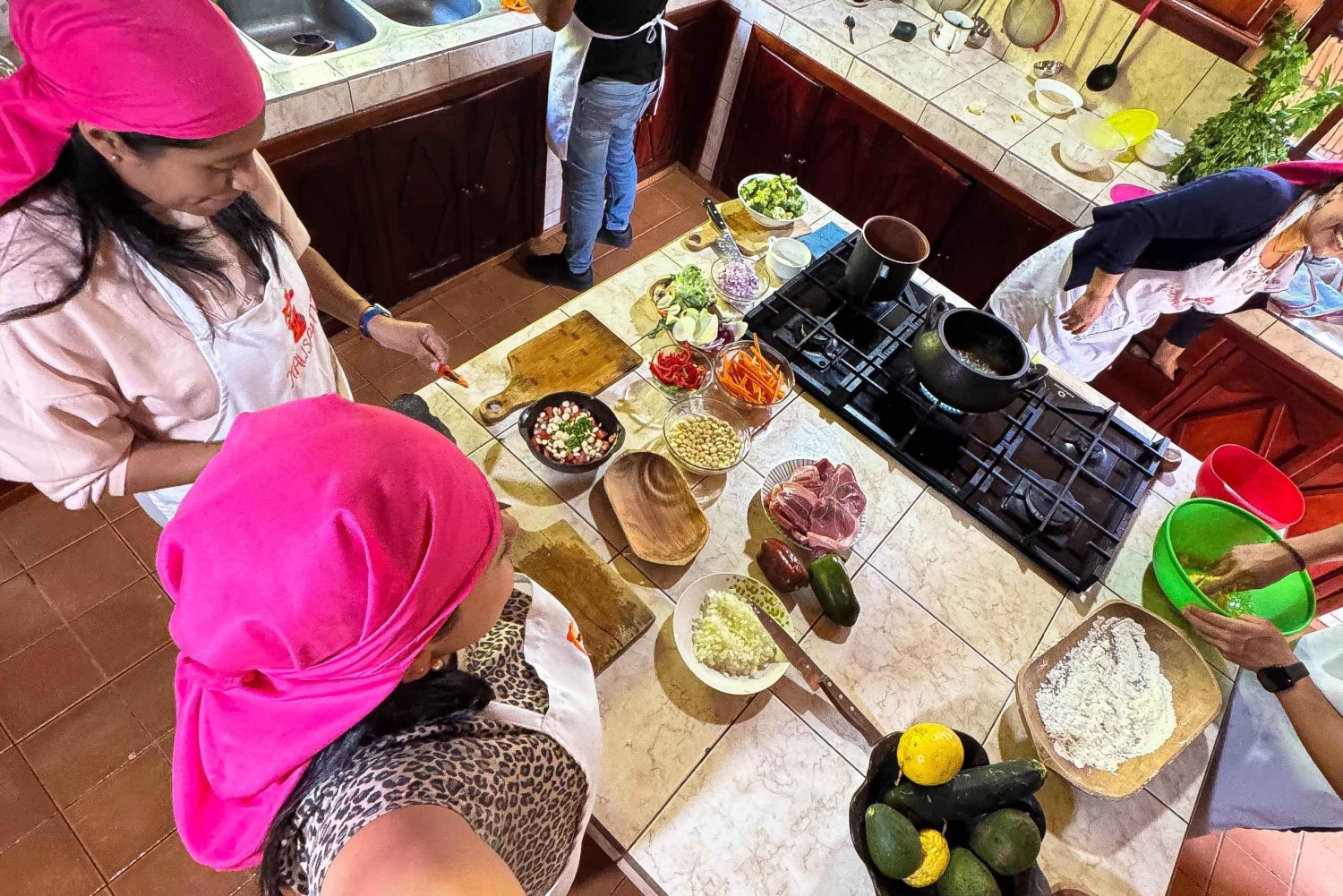 リトモス・イ・サボレス・アンディノス：オタバロで過ごす1日（キト発）