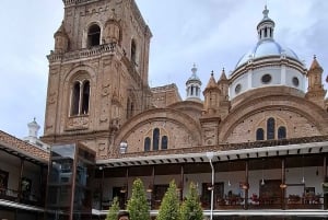 Tur i den vackra staden Cuenca Ecuador, besök museer, katedraler.