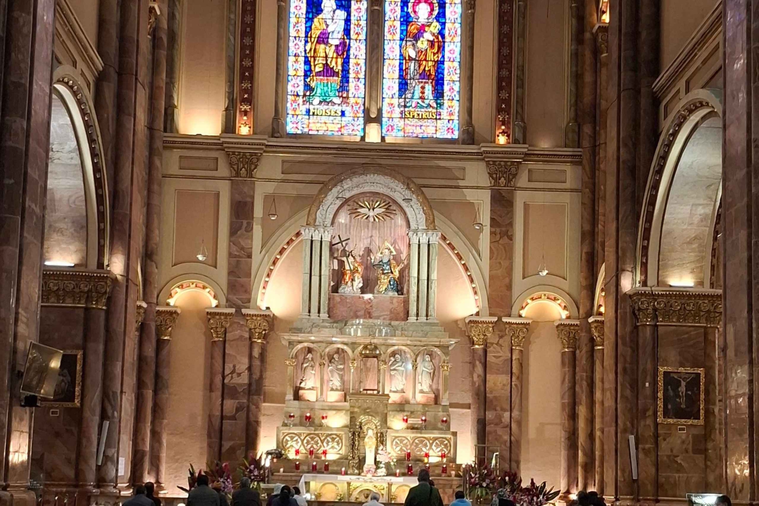 Tour in der schönen Stadt Cuenca Ecuador, besuche Museen, Kathedralen.