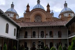 Tour in der schönen Stadt Cuenca Ecuador, besuche Museen, Kathedralen.