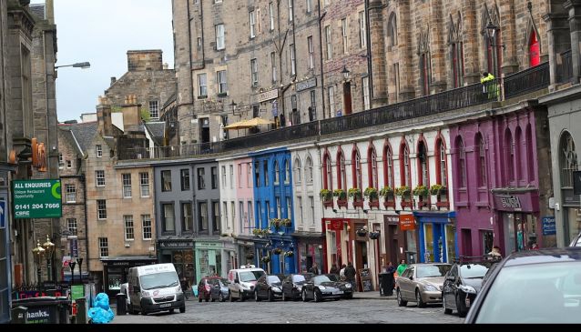 Shopping Around in Edinburgh