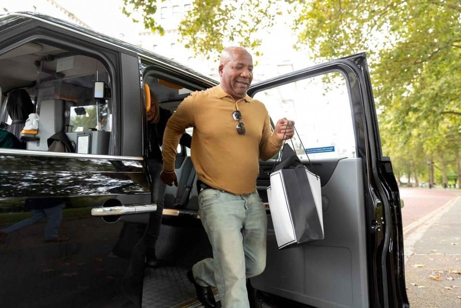 Эдинбург: XL Private Airport Transfer XL до центра города