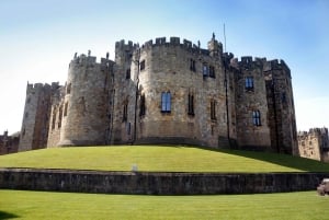 Alnwick Castle and Scottish Borders Tour from Edinburgh