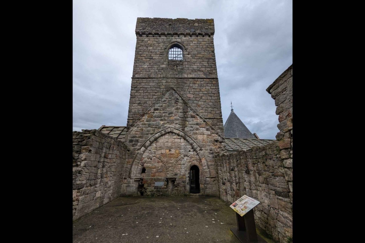 Поездка на лодке и экскурсия на остров Инчкольм