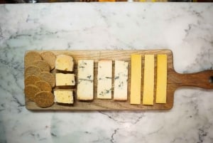 Eating Edinburgh: Old Town Food & Drinks Tour