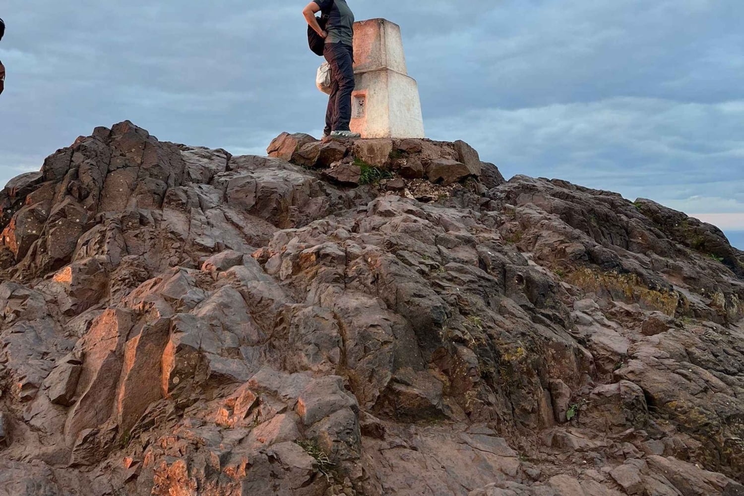 Edinburgh: Arthur's Seat Hiking Tour with Local Guide