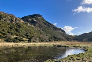 Edinburgh: Guided Hike to Arthur's Seat and Calton Hill