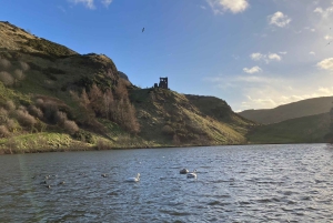 Edinburgh: Guided Hike to Arthur's Seat and Calton Hill