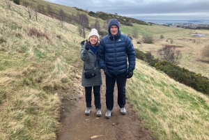 Edinburgh: Guided Hike to Arthur's Seat and Calton Hill
