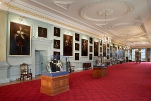 Edinburgh: Guidet tur til slottet og billet til Holyrood Palace