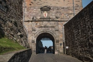 Edinburgh: Guidet tur til slottet og billet til Holyrood Palace