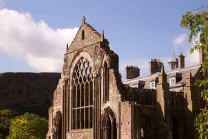 Edimburgo: tour guidato del castello e biglietto per il Palazzo di Holyrood
