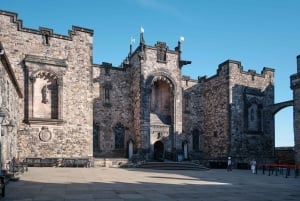 Edimburgo: tour guidato del castello e biglietto per il Palazzo di Holyrood