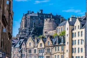 Edinburgh Castle Walking Tour with Skip-the-Line Access