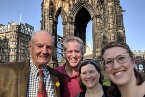 Edinburgh: City Highlights Private Guided Walking Tour