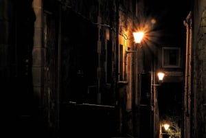 Edinburgh: Dark History Royal Mile Walking Tour