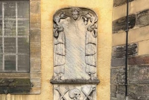 Edinburgh: Dark History Walking Tour