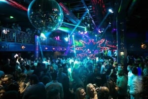 Edinburgh: Electric Mile Pub Crawl with Free Shots