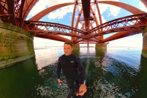 Edimburgo: Vola sull'acqua su una tavola da surf con aliscafo elettrico