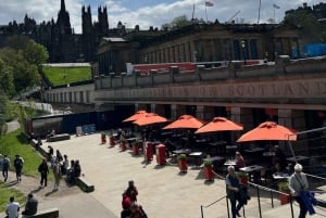 Edinburgh: Food & Wine Tasting Tour with Scottish Sommelier