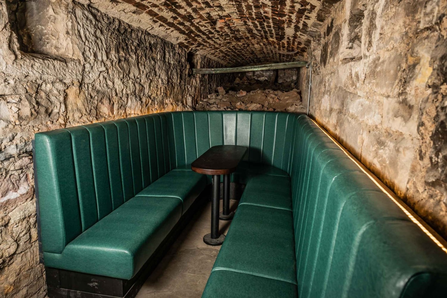 Edinburgh: Gin-Verkostung im Underground Venue