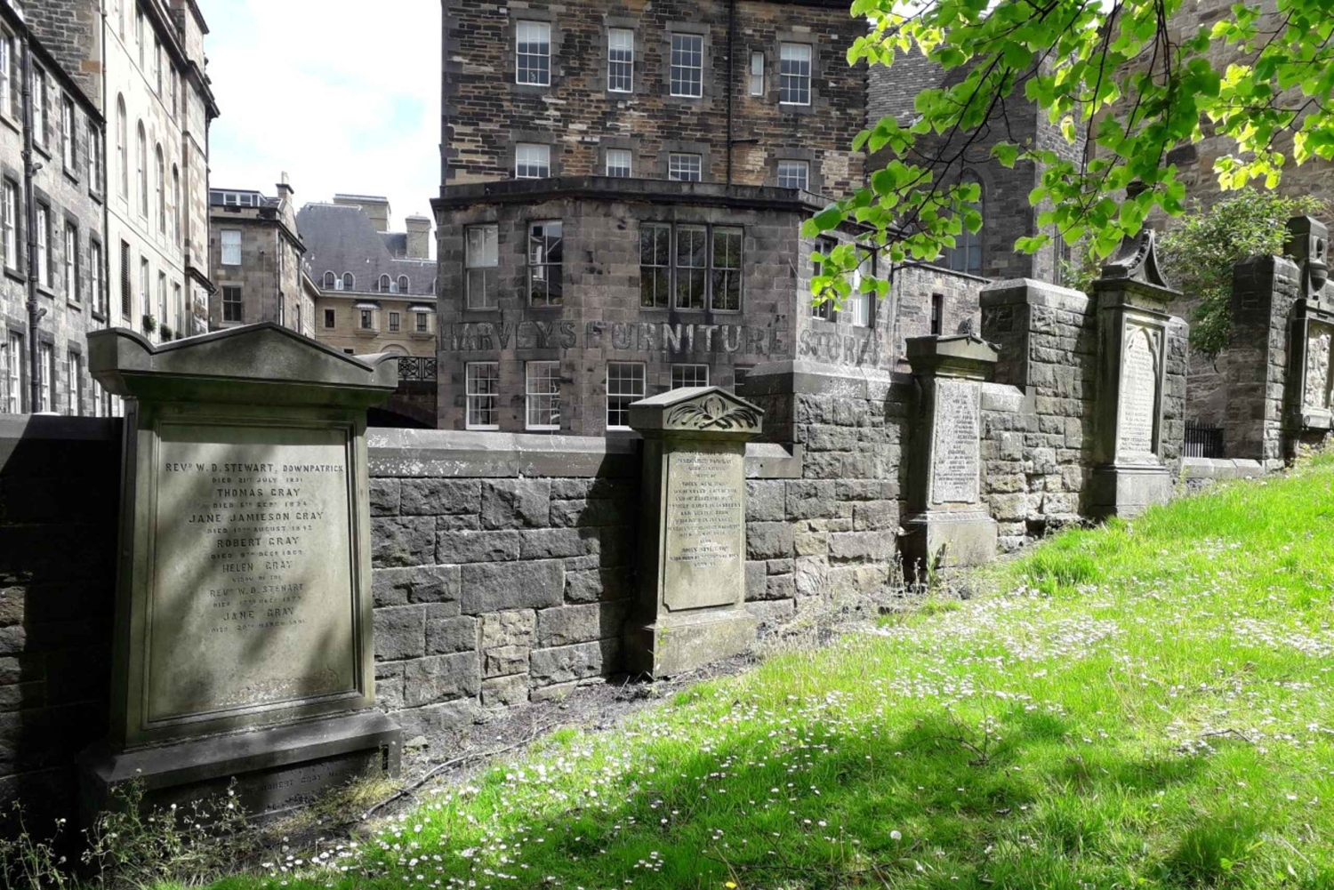 Edinburgh: Greyfriars Kirkyard Tour