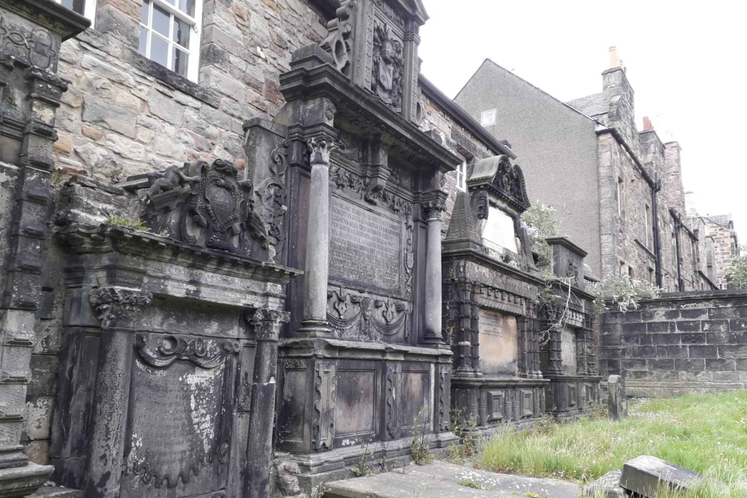 Edinburgh: Greyfriars Kirkyard Tour