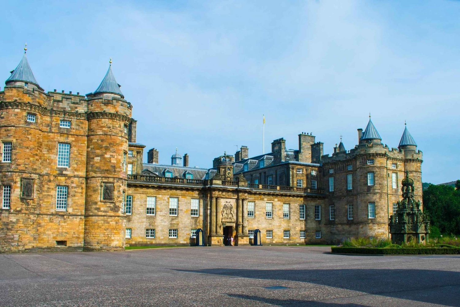 Edinburgh: Harry Potter Tour & Palace of Holyrood Entry