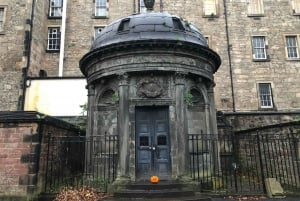 Edinburgh: Haunted City Exploration Game & Self-Guided Tour