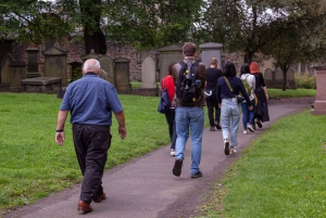 Edinburgh: Haunted Underground Vaults and Graveyard Tour