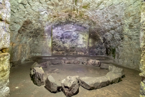 Edinburgh: Haunted Underground Vaults and Graveyard Tour