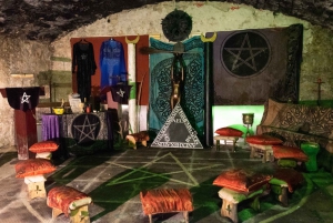 Edinburgh: Haunted Underground Vaults and Graveyard Tour