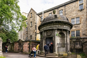 Edimburgo: tour di volte sotterranee e cimiteri infestati
