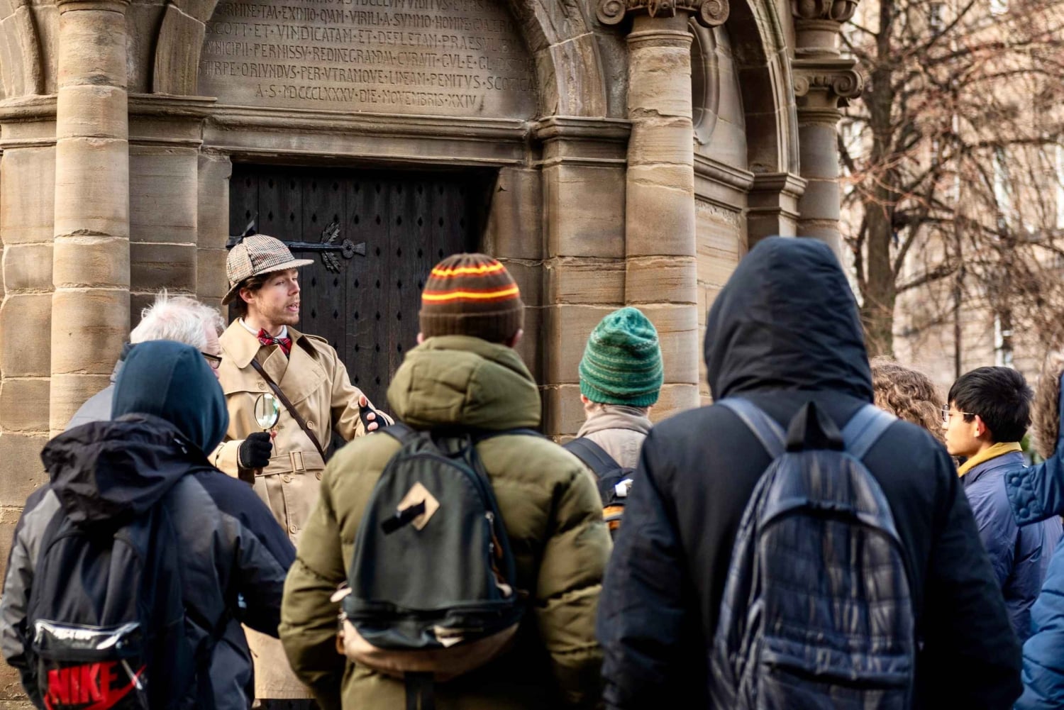 Edinburgh: Historical Gems Tour with Whisky & Local Flavours