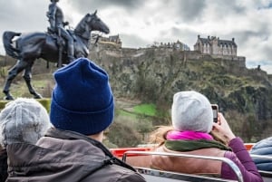 Edimburgo: Pase en autobús turístico con 3 visitas a la ciudad