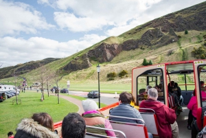 Edinburgh: Hop-On Hop-Off Bus Pass with 3 City Tours