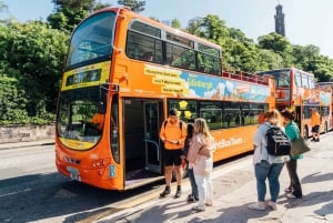 Edinburgh: Hop-On Hop-Off City eller Britannia Bus Tour