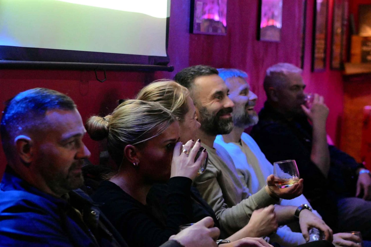 Edinburgh: Mountebank-komedia ja viskinmaistelu