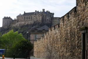 Edinburgh: Old Town History and Tales Walking Tour