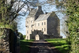 エジンバラアウトランダーと城の撮影地日帰りツアー