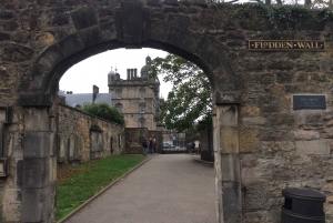 Edimburgo: Tour privato a piedi della città vecchia con lo storico