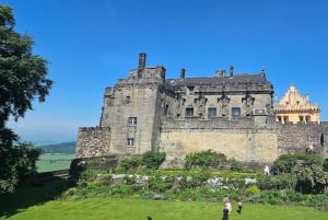 Edimburgo: Tour particular de um dia ao Castelo de Stirling e Loch Lomond